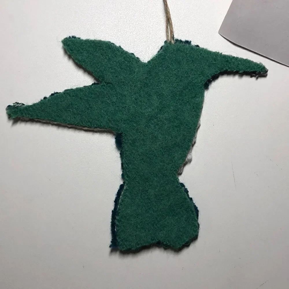 NEW! Hand hooked Hummingbird - Picture 2 of 6